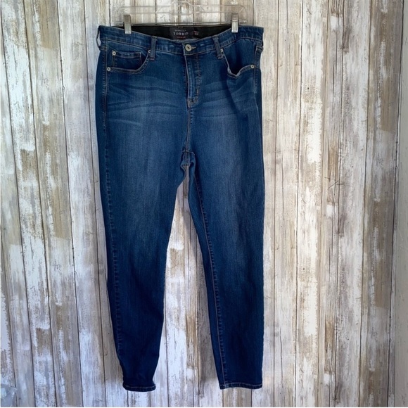 Torrid Sky High Skinny Medium Wash Jeans - Picture 2 of 8